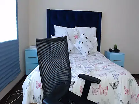 QUEENMANDYY's Live XXX Chat