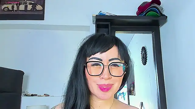 Chat +18 de Vicky_hotmilf ao vivo