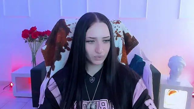 MonicaLowes – Naživo XXX chat