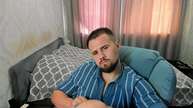 Vladik_b Chat XXX live