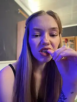 MilaMoone Chat XXX live
