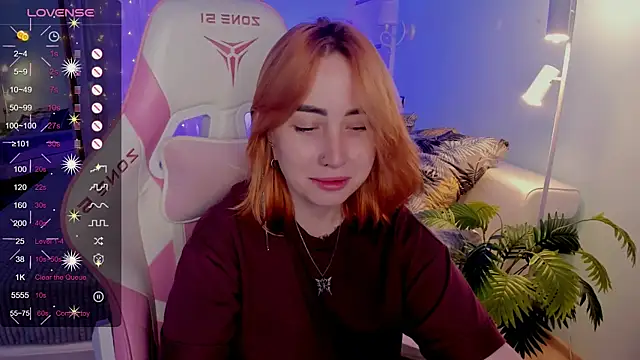 XXX chat uživo modela deboramoore
