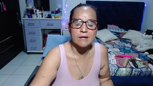pervert_mommy_ Adlı Modelin Canlı XXX Sohbeti