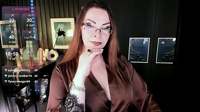 Chat +18 de MrsIngrid ao vivo