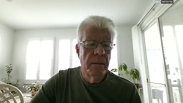 NeoOnSC: διαδικτυακό σόου στην κάμερα