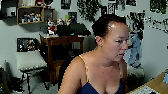 Chat +18 de AnyaKrey@xh ao vivo
