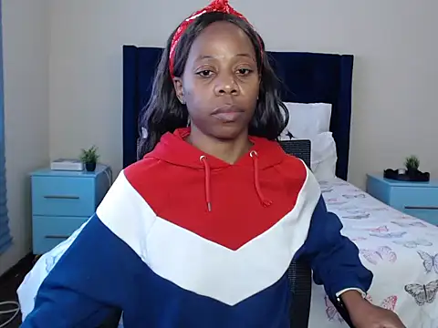 QUEENMANDYY élő XXX-chatje