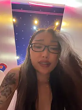 trytomakememoam Chat XXX live