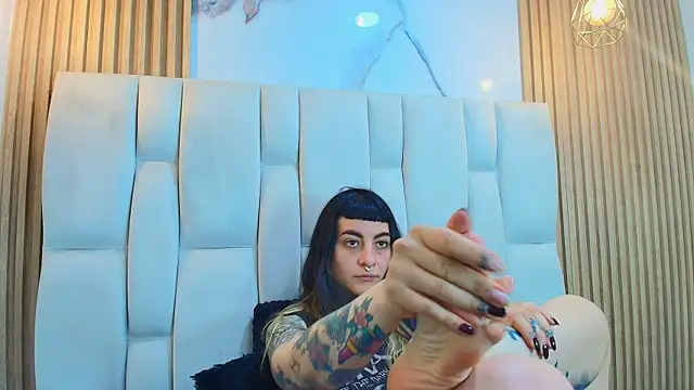 Naughty_Kittenm élő XXX-chatje