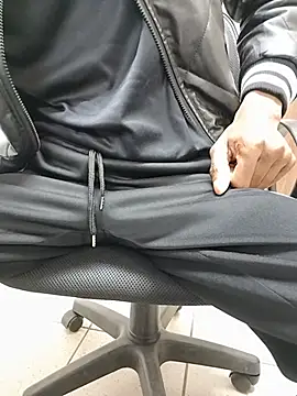 THATHAIRYTALLDUDE Webcam show