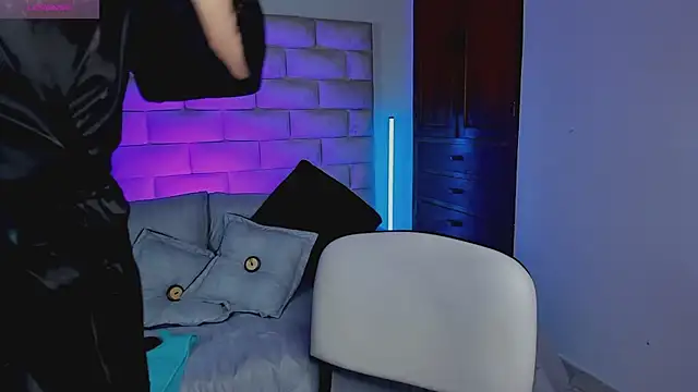 XXX chat uživo modela HollyGrey_