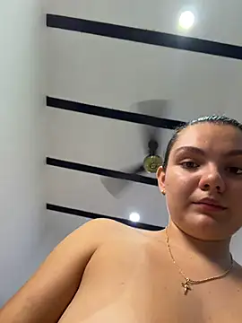 Eva_stark10 Adlı Modelin Canlı XXX Sohbeti