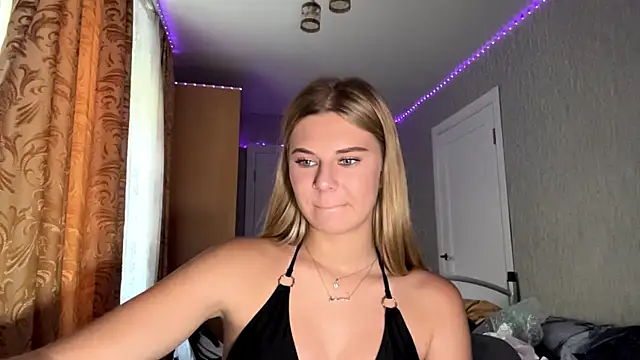 HoneysPiee Chat XXX live