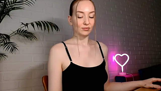 WhitePrincessLuna's Live XXX Chat