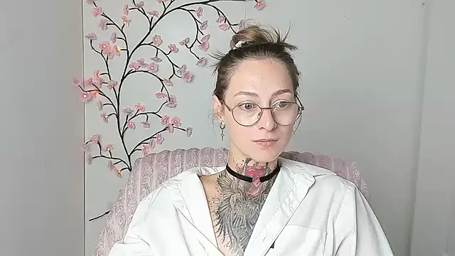 Esmi_Winter's Live XXX Chat