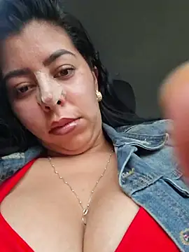 Chat XXX en directo de Luianna