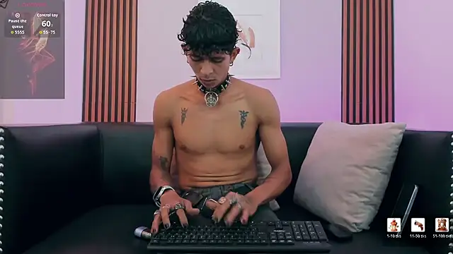Maximoking26 লাইভ XXX চ্যাট