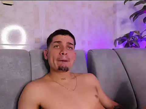 leandro_coper – Naživo XXX chat