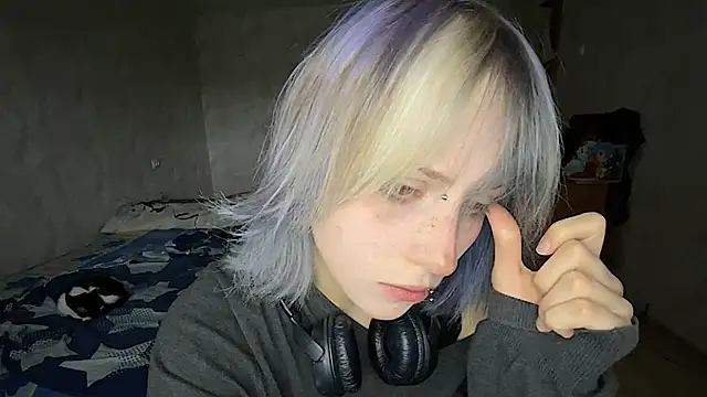 Shinecirtus22's Live XXX Chat
