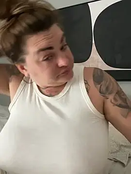 Czat XXX na żywo – HeyBABYGIRL
