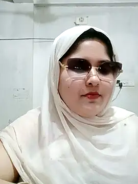 Nusrat-N's Live XXX Chat