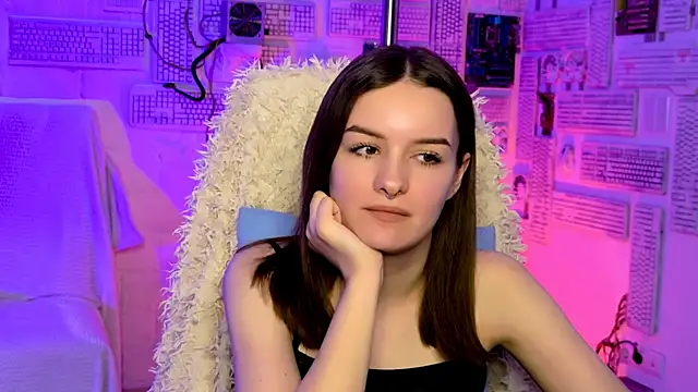 KellieBanshe Adlı Modelin Canlı XXX Sohbeti