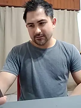 Bradd_32 라이브 XXX 채팅