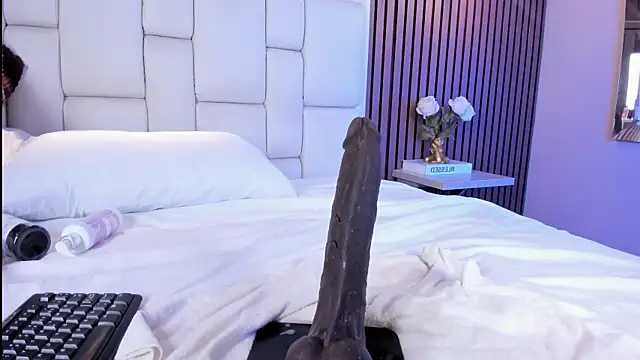 دردشة AvyMilton الجنسية المباشرة