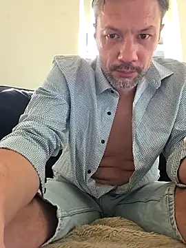 tomek84's Live XXX Chat