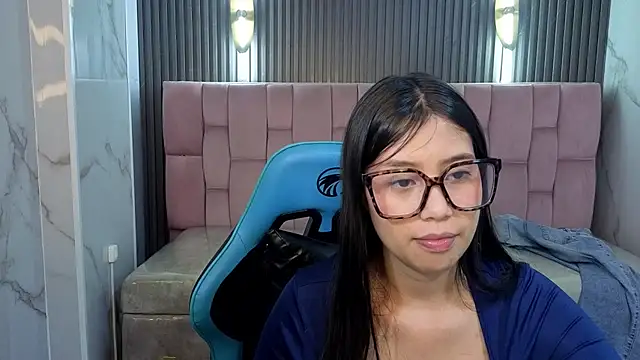 Eimy18_b's Live XXX Chat