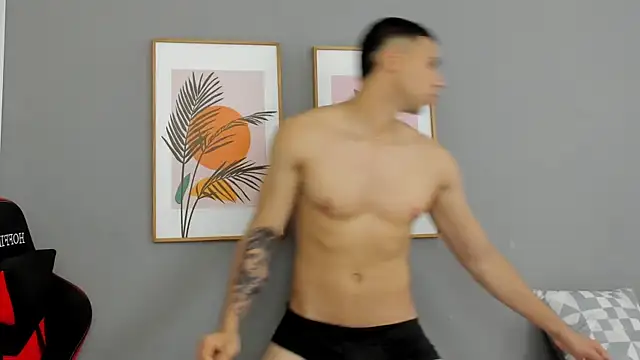 XXX chat uživo modela Santana_maximo