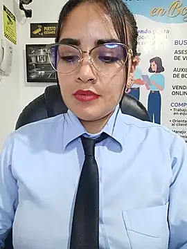 MAYE__13 – Naživo XXX chat