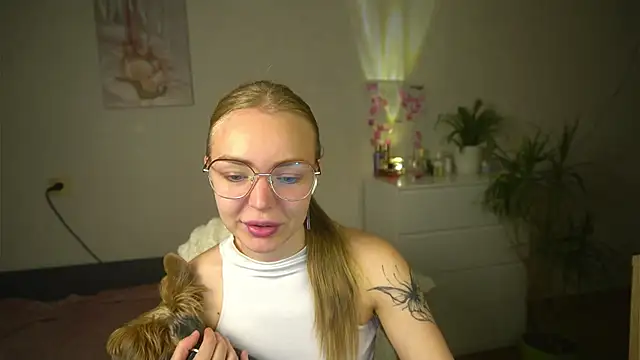 Chat +18 de Emilyemmi ao vivo