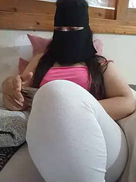 Lara-_-28 Chat XXX live