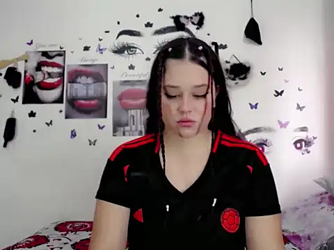 Emma-Purple Chat XXX in diretta