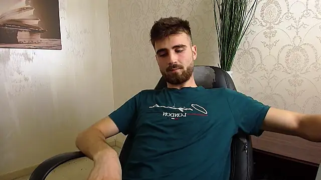 KyloEast Chat XXX live