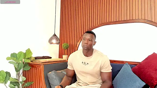 MarcusBlack_ XXX чат на живо