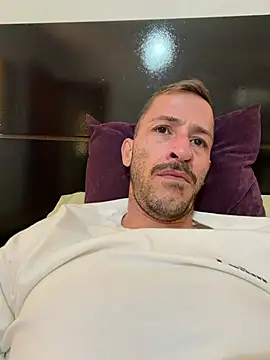Chat +18 de MeladoDiMel ao vivo