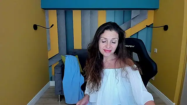 EllaLong's Live XXX Chat