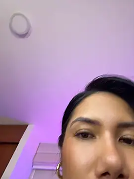 צ'אט XXX בשידור חי של ArianaReynoldss