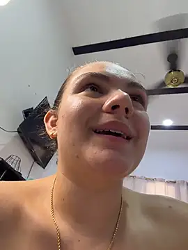 Eva_stark10 Adlı Modelin Canlı XXX Sohbeti