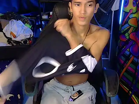 hugekenbigcock Chat XXX live