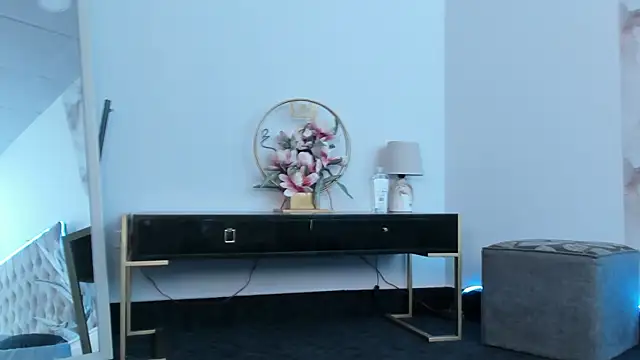 MaddyluxeのライブXXXチャット