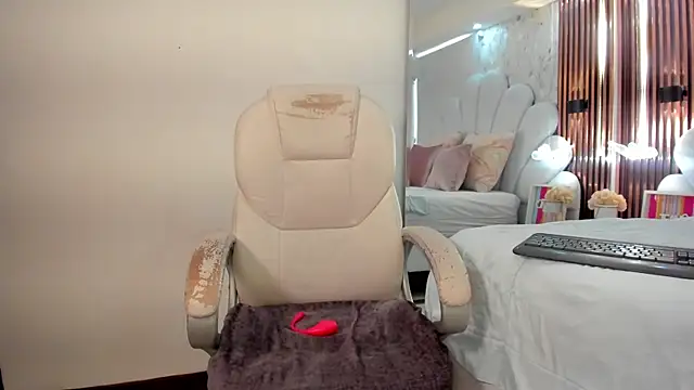 martinaa_roberts 现场XXX聊天