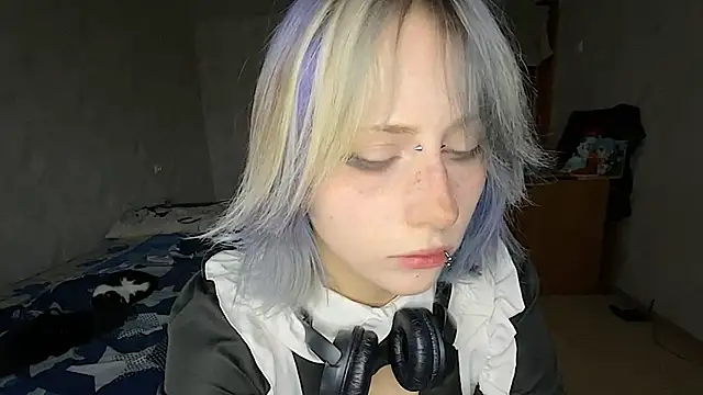 Shinecirtus22's Live XXX Chat