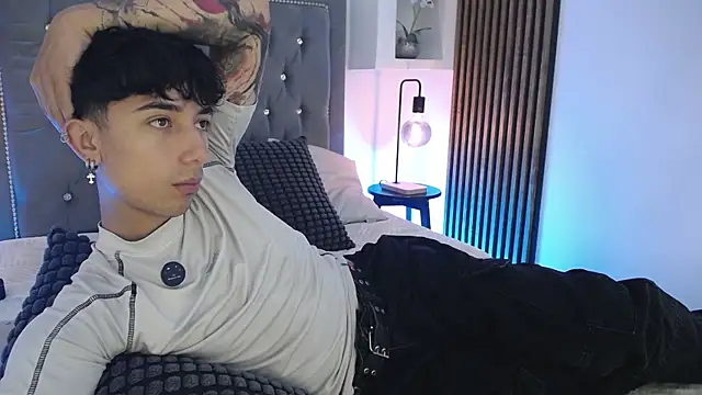 Aiden_Rivers_'s Live XXX Chat