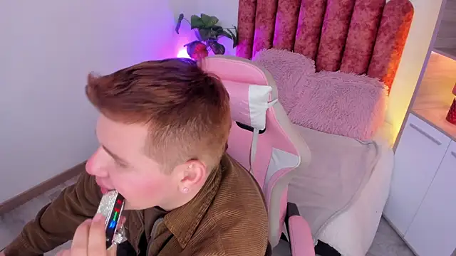 AdrianLust's Live XXX Chat