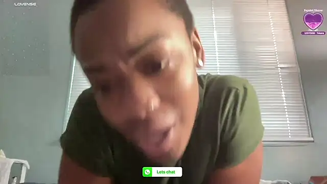 PetiteWet's Webcam Show