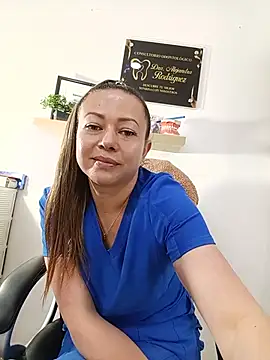 _Dentist-Madisson_04's Live Chat Room