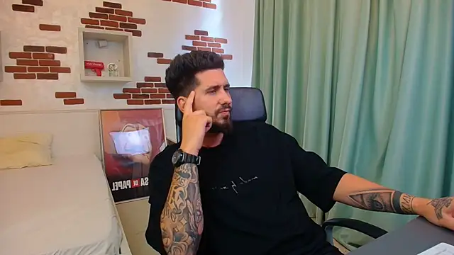 LoganStroud élő XXX-chatje